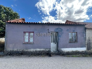 Moradia geminada à venda em Madalena e Beselga