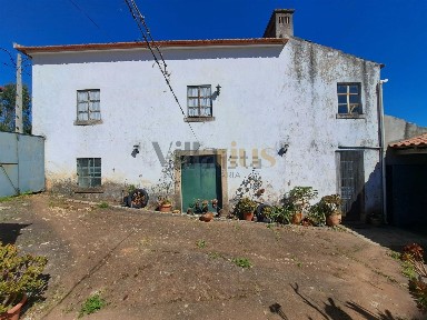 Moradia independente à venda em Casais e Alviobeira