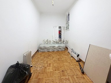 Apartamento T3 à venda na Rua Professor Xavier Coelho
