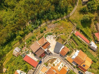 Moradia independente à venda em Raiva