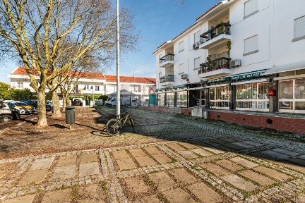 Arrendamento de espaço comercial na Praceta Vista Alegre