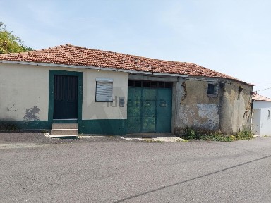 Casa ou moradia à venda na Rua de Quintans s/n