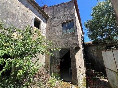 Moradia independente à venda em Olaia e Paço