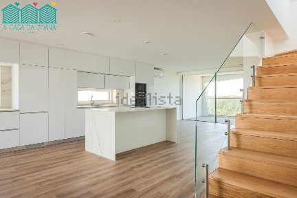 Duplex à venda na Avenida José Estevão s/n