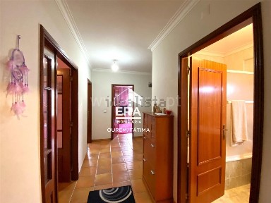 Apartamento T2 à venda em Marrazes e Barosa
