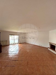 Apartamento T3 à venda em Guimarota