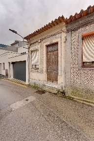 Moradia em banda à venda na Rua de Manuel Luiz Nogueira