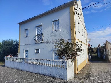 Moradia independente à venda em Olaia e Paço