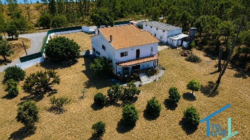 Moradia independente à venda em Madalena e Beselga
