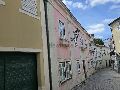 Moradia independente à venda em Santa Maria - Salvador - Santiago