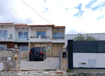 Moradia geminada à venda na Rua da Parada, 62
