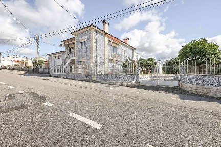 Moradia independente à venda na Rua de São Brás, 70