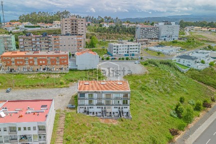 Moradia geminada à venda em São João de Ver