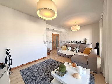 Apartamento T4 à venda na Travessa das Vinhas