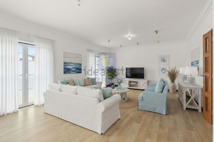 Apartamento T3 à venda na Rua Francisco Almeida Grandela