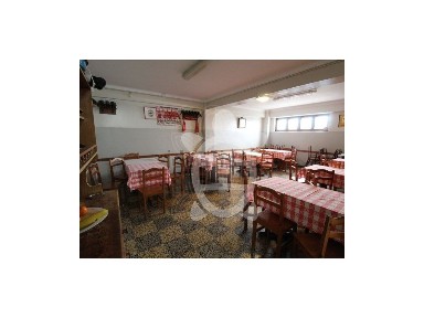 Espaço comercial à venda em Eiras e São Paulo de Frades