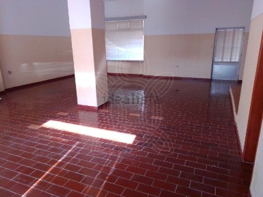 Espaço comercial à venda em Eiras e São Paulo de Frades