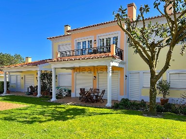 Apartamento T3 à venda na Rua Dona Leonor de Aragão, 17