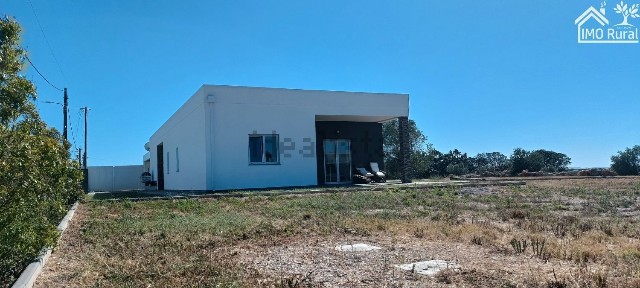 Moradia independente à venda em Abitureiras