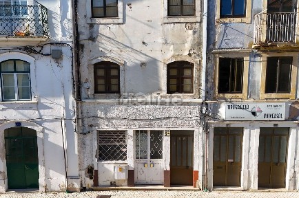 Espaço comercial à venda na Rua Figueira da Foz, 58