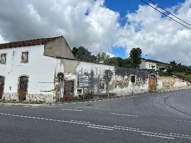 Moradia independente à venda no Beco da Antiga Sociedade
