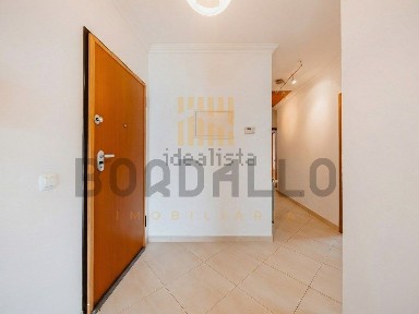 Apartamento T3 à venda na Praceta Professor José Simões Bonacho