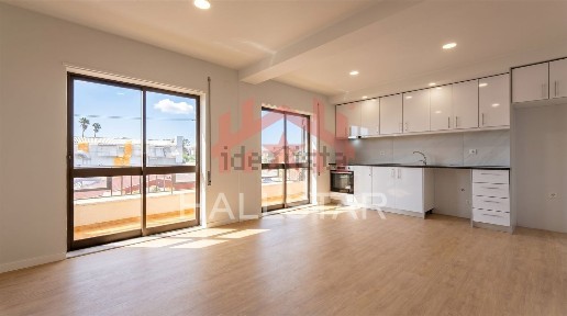 Apartamento T2 à venda na Rua Vale Colmeia, 105