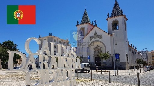 Apartamento T4 à venda na Rua Carlos Neves, 19