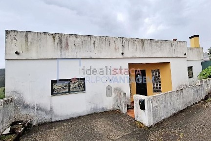 Moradia independente à venda em Vila Nova de Monsarros