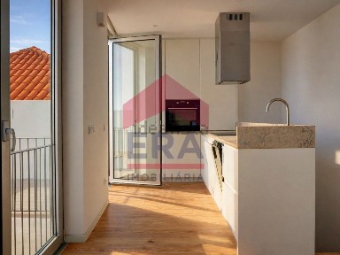 Apartamento T1 à venda na Rua Elias Garcia