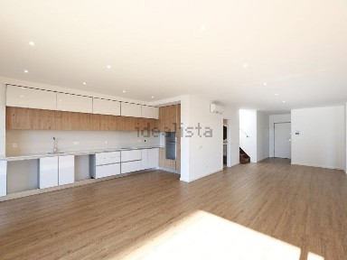 Apartamento T3 à venda na Rua 25 de Abril, 21