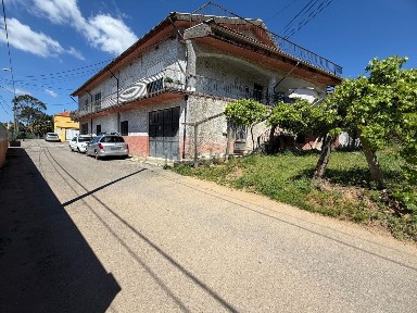 Moradia independente à venda na Rua da Descida, 78