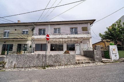 Armazém à venda na Rua Central