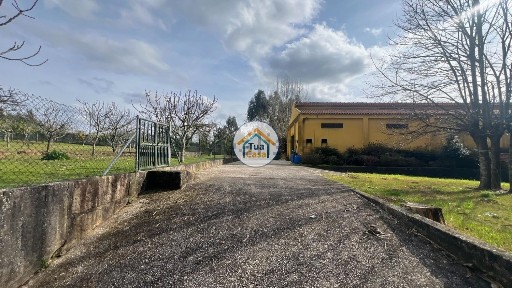 Quinta à venda em Canedo