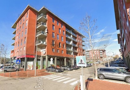 Espaço comercial à venda no Alto de S. João - Portela - Pinhal de Marrocos