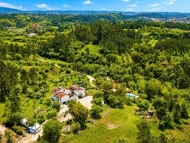 Quinta à venda na Rua Vale Cabo, 351