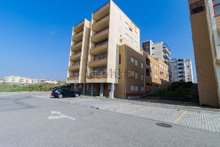 Apartamento T3 à venda na Rua José Gaspar, 60