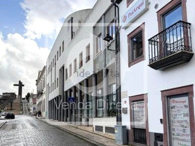 Espaço comercial à venda na Praça Luís de Camões, 11 b