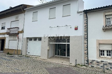 Espaço comercial à venda na Rua Doutor Jaime Cortesão s/n