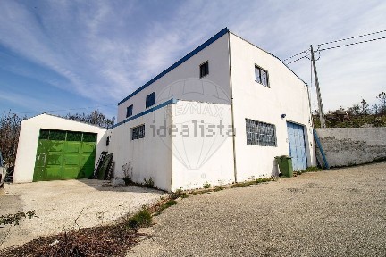 Armazém à venda em Unhais-o-Velho