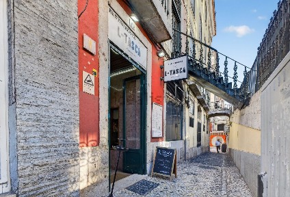 Restaurante, snack bar para trespasse na Rua do Alecrim