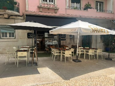Restaurante, mercearia para trespasse na Praça de Londres, 12