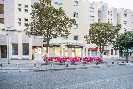 Santo António dos Cavaleiros e Frielas, Avenida António Galvão de Andrade, 18