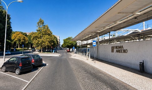 Arrendamento de espaço comercial na Avenida São João de Deus