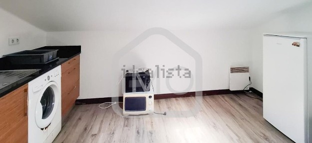 Apartamento T1 à venda na Avenida Heróis do Ultramar