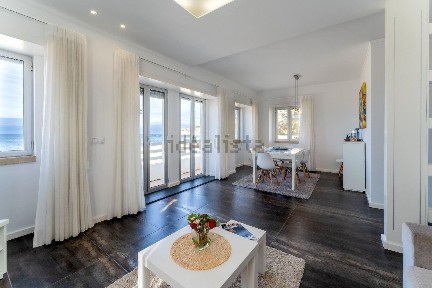 Apartamento T4 à venda na Rua António Carvalho Laranjo, 4