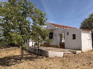 Casa ou moradia à venda na Travessa do Alqueidão s/n