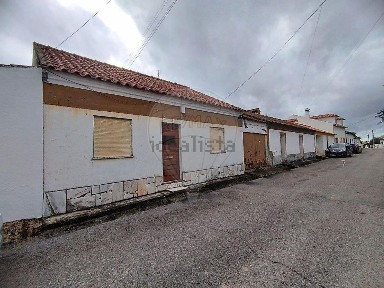 Moradia independente à venda na Rua da Cabeça Alta, 201