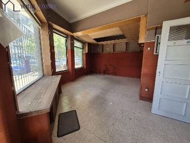 Arrendamento de espaço comercial na Centro de Queluz