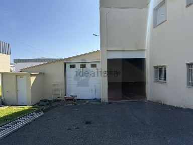 Arrendamento de armazém na Avenida Pedro Álvares Cabral, 215